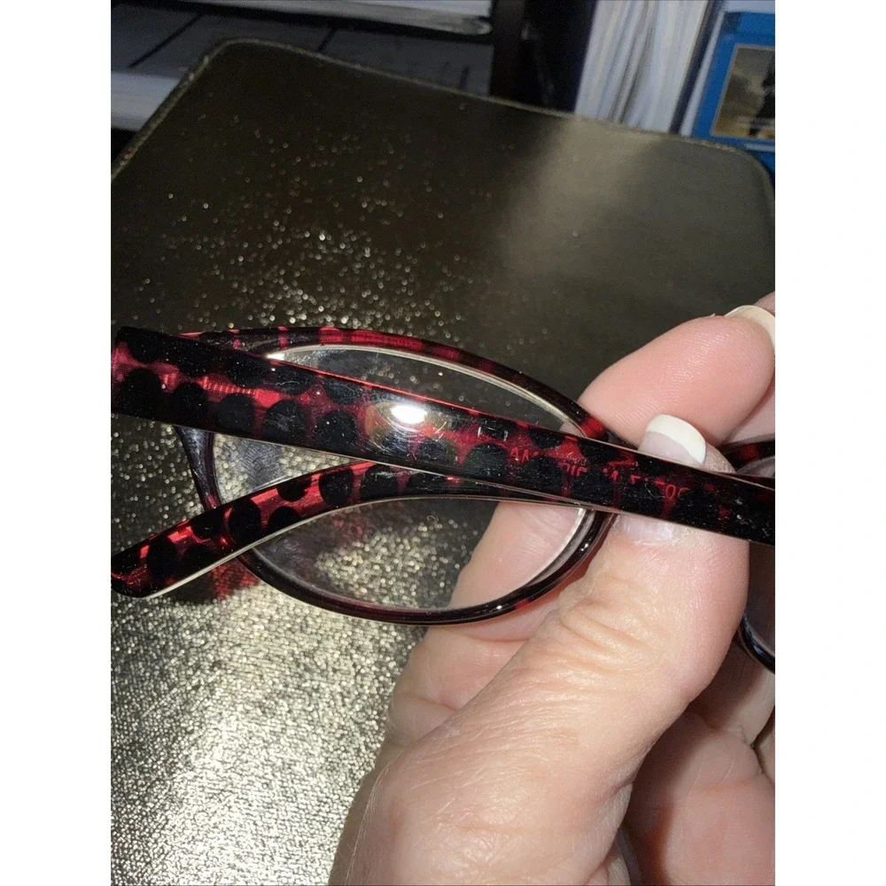 FG123 Foster Grant WHO MONICA +1.50Women's Readers MAGENTA  READING GLASSES 5356